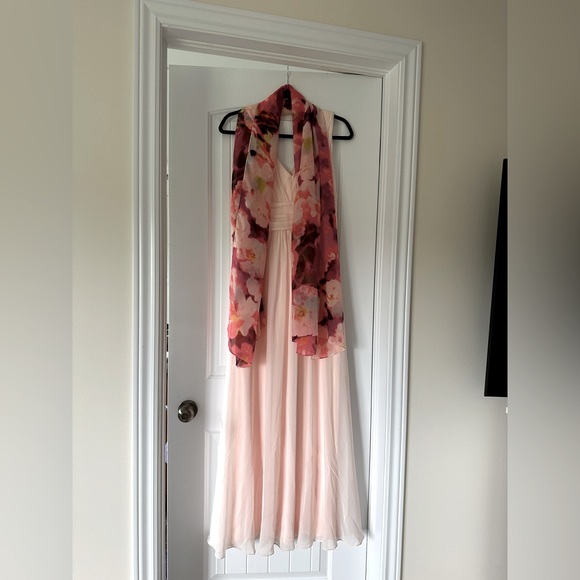 Beautiful Le Chateau party gown! - Picture 4 of 4